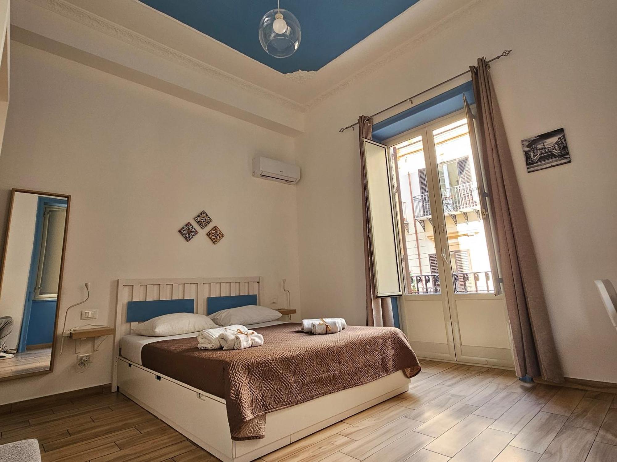 Teatro Del Sole Apartment Palermo Bagian luar foto